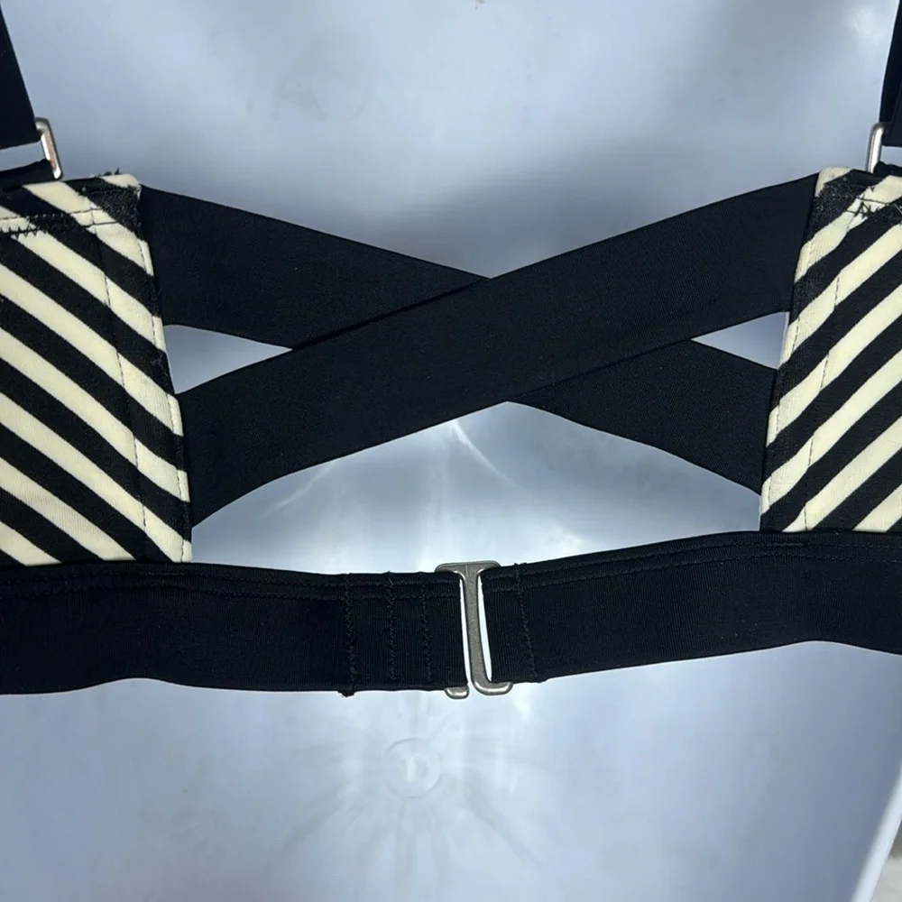Athleta stripped wired swim top 36 B/C
